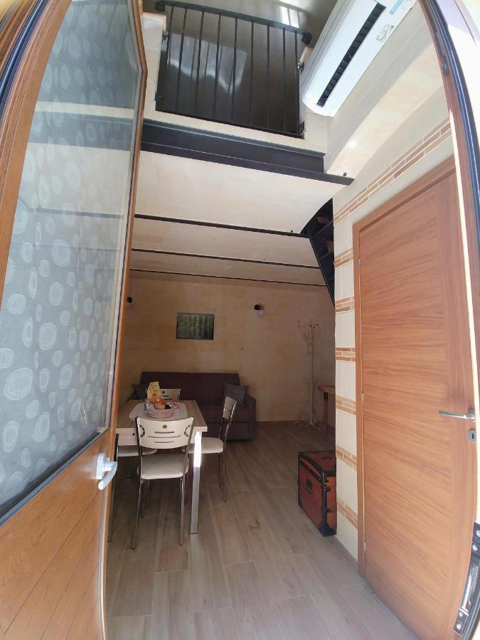 몬테스카글리오소 Flower House 빌라 외부 사진